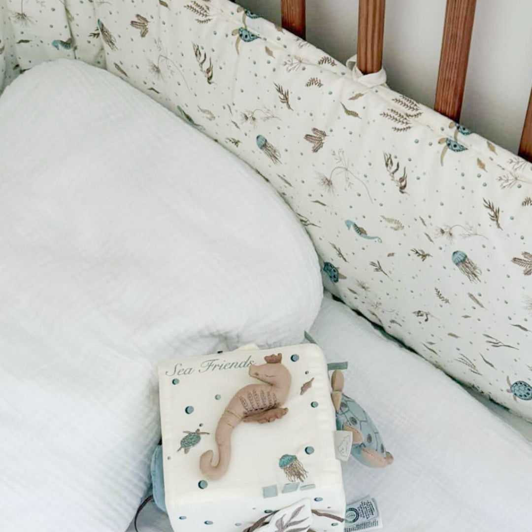 Cot Bumper - OCS - Sea Garden