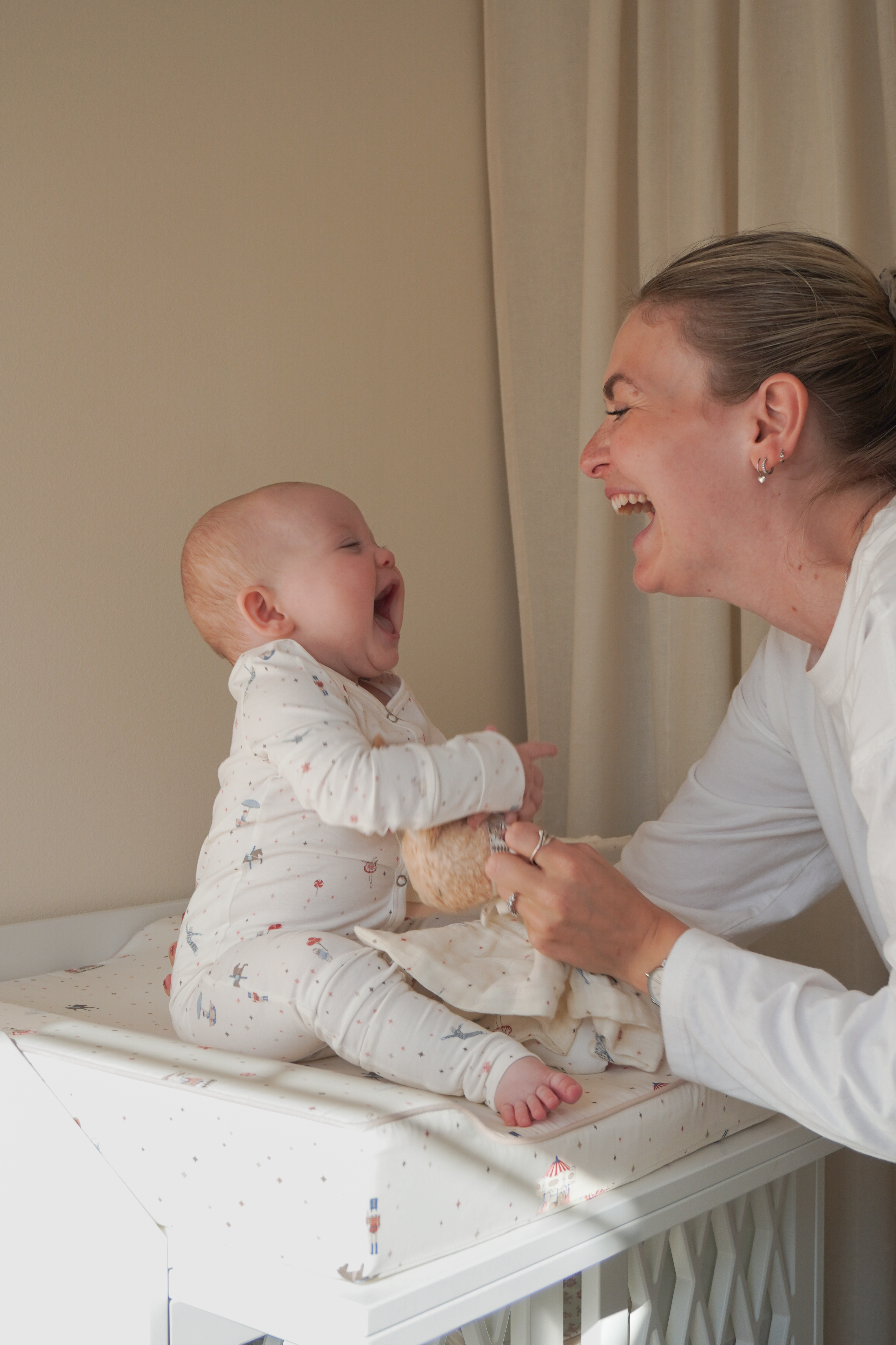 Baby Onesie Ellinor - GOTS - Carousel