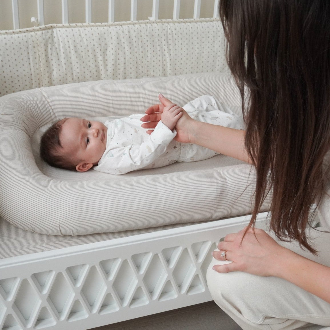 Baby Nest - OCS - Classic Stripes Camel