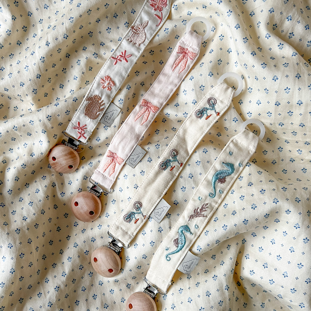 Embroidered Pacifier Holder - GOTS - Sea Garden