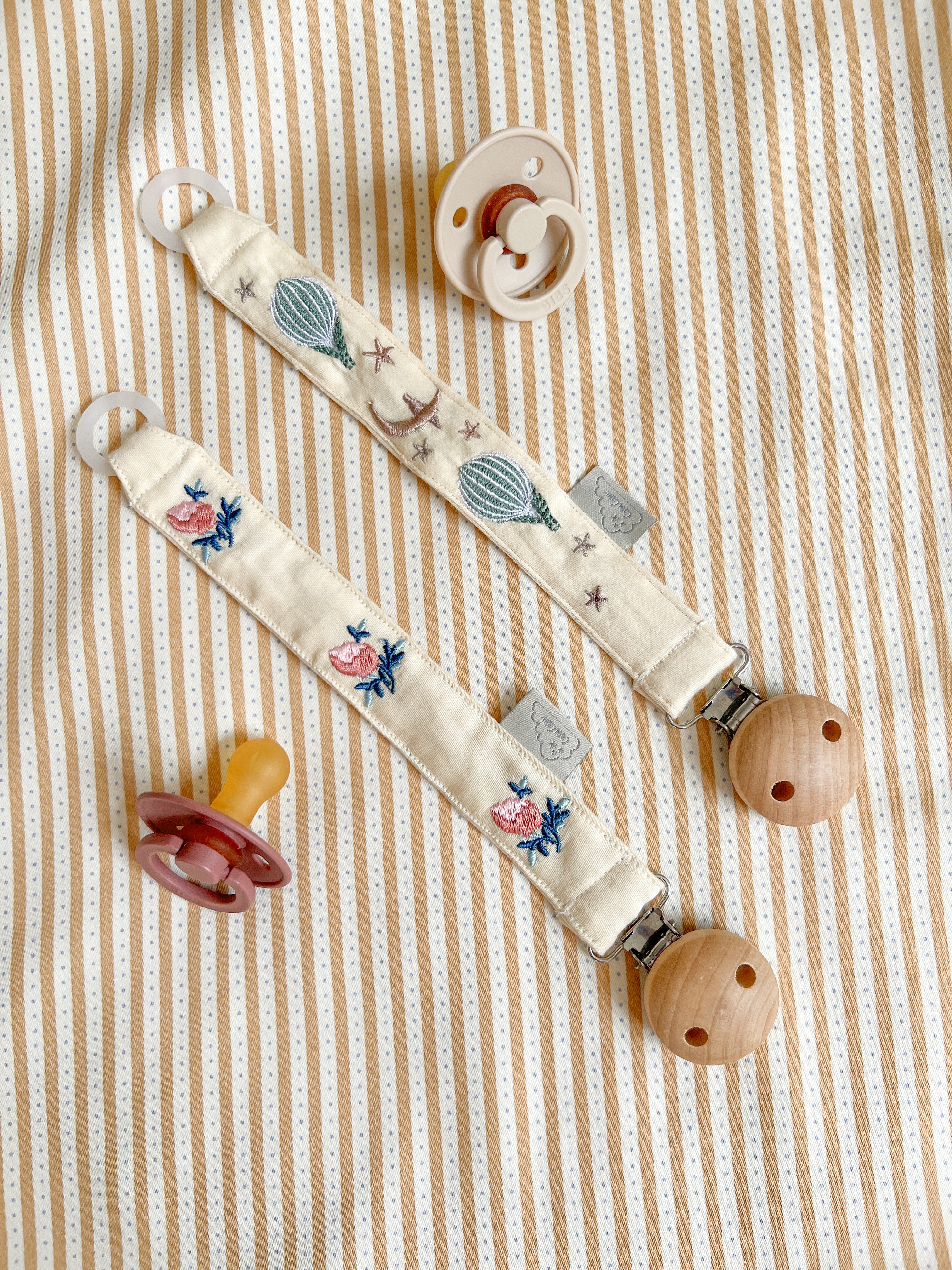 Embroidered Pacifier Holder - GOTS - Berries