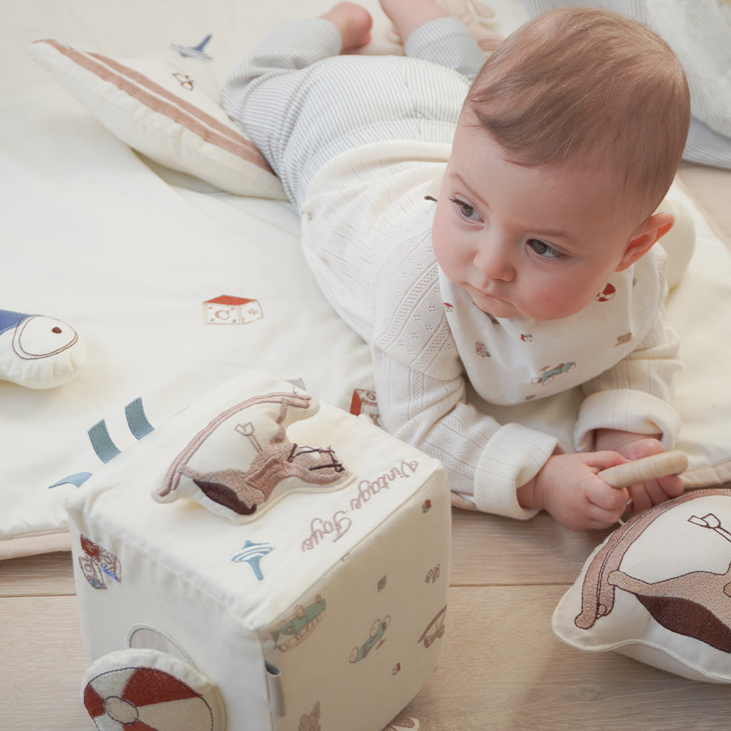 Activity Cube - OCS Vintage Toys