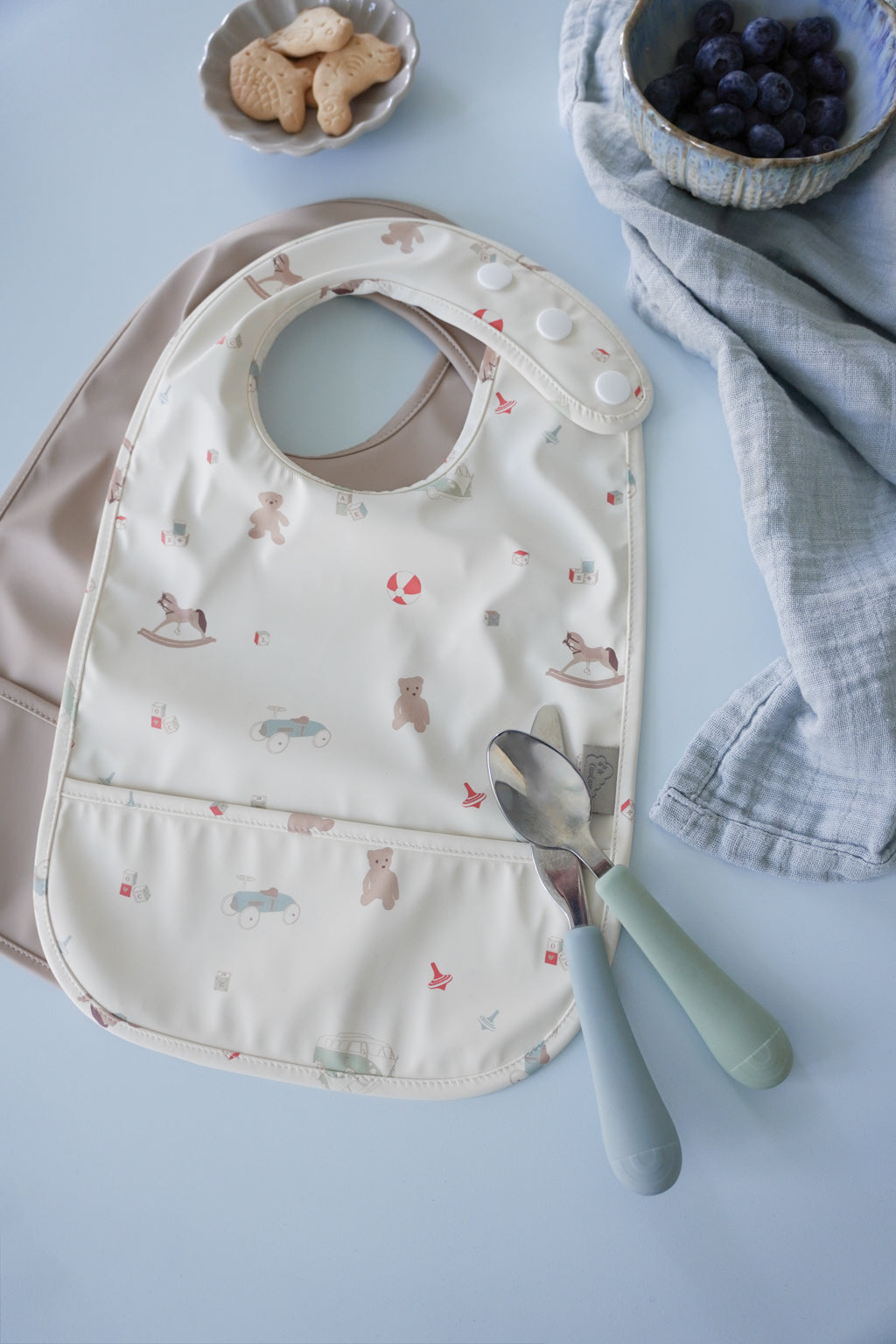 Bib w/ pocket, 2-pack - Vintage Toys