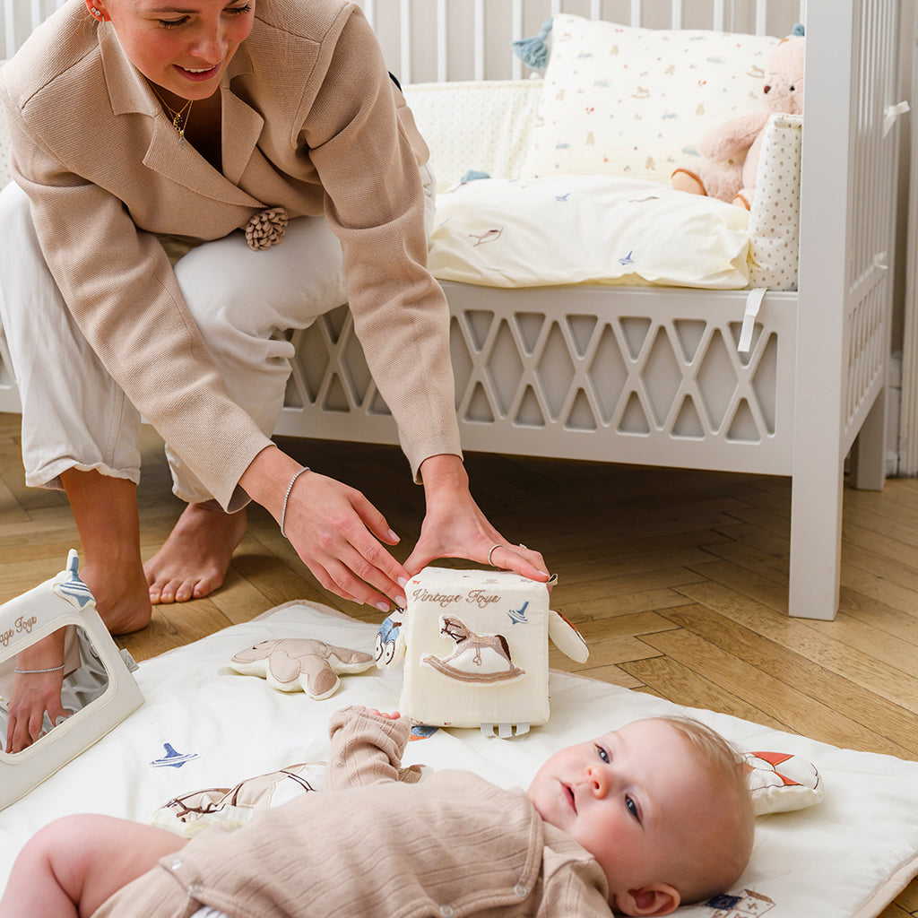 Activity Cube - OCS Vintage Toys